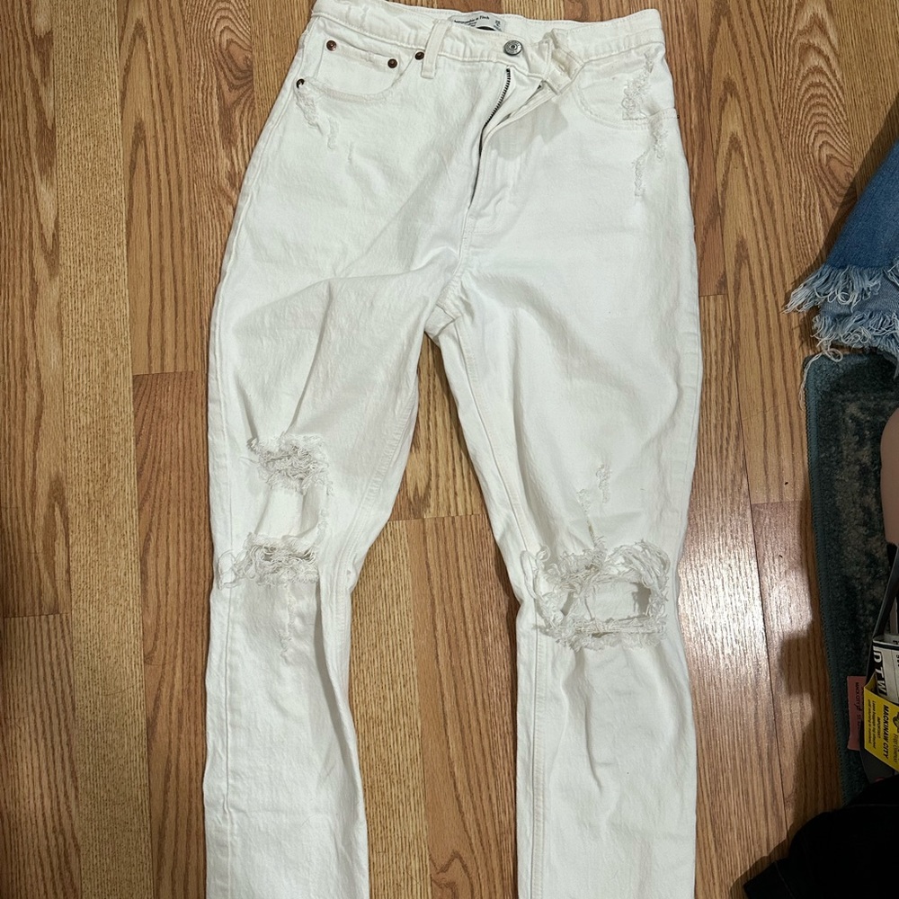 White jeans - abercrombie